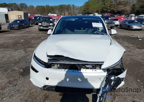 2026 Tesla Model Y Long Range Launch Series/Premium All-Wheel Drive z USA, uszkodzony, nr VIN 7SAYGDEE1TA393717